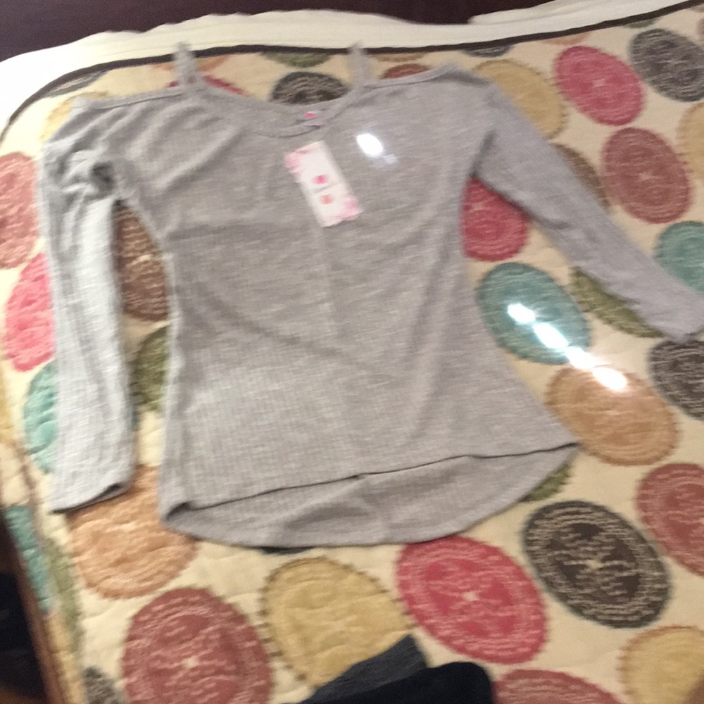 Cold shoulder top